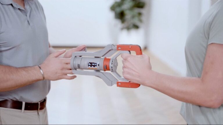Strength being measured with the VALD DynaMo Plus